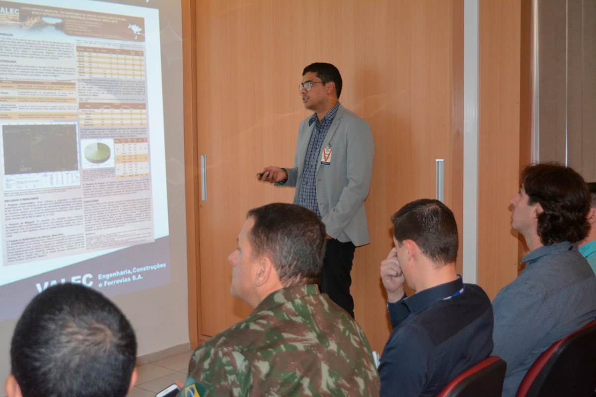 Meio ambiente é tema de reunião entre técnicos da VALEC e do Exército Brasileiro