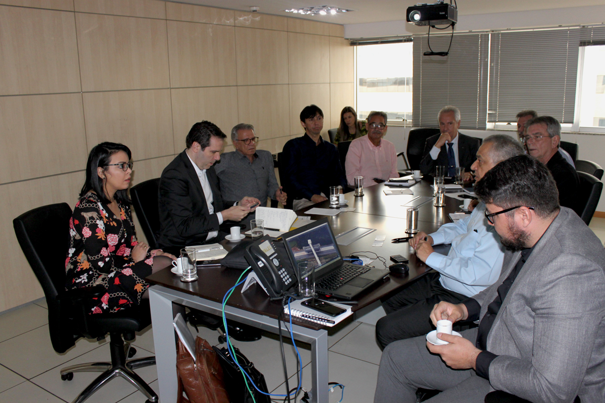 VALEC recebe representantes da Rumo S.A